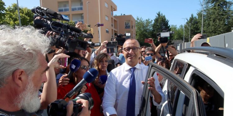 Inchiesta su affidi a Pesaro, per Ricci accusa anche di peculato