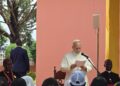Il Papa in Angola, ‘la cura dei fragili segna la qualità di un paese’