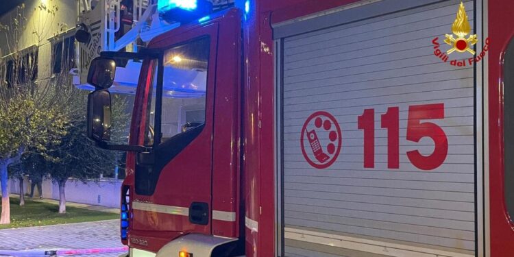 Principio d’incendio in un ostello a Milano, trenta evacuati