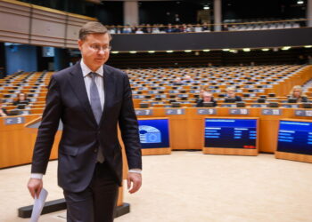 Dombrovskis, per sospensione Patto serve grave recessione e non ci siamo