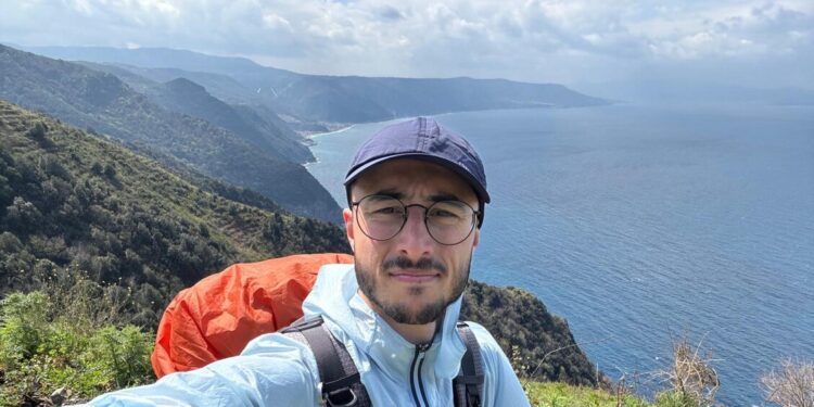A piedi da Sicilia a Santiago de Compostela, giovane fotografo fa cammino di 4000 km