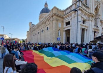 Ad Assisi 1.500 studenti in marcia per la pace e per le vittime di tutte le guerre