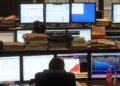 Borsa: Europa debole, Milano -0,4%. Risale il petrolio per il blocco di Hormuz