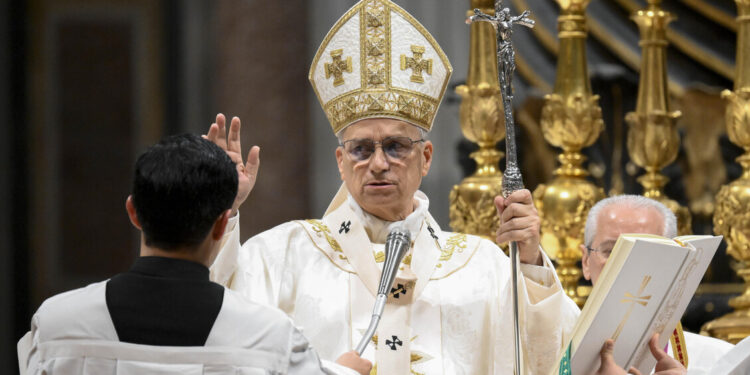 Il Papa ai sacerdoti, ‘non chiudete mai la porta’