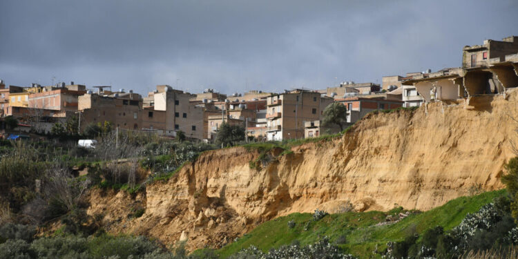 Primi indagati per la frana di Niscemi, iscritti in 13