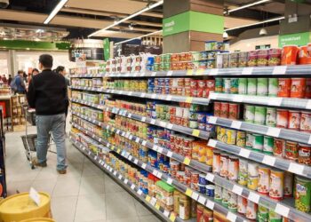 Inflazione al 2,9% e guerra in Iran, perdiamo 1.500 euro a testa: le stime