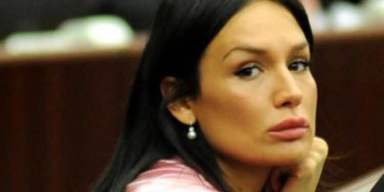 Caso Ruby, Nicole Minetti graziata da Mattarella “per motivi umanitari”