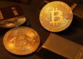Oro e Bitcoin scontano l’effetto ultimatum: rischio inflazione