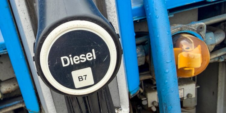 Taglio delle accise in base al reddito dal 2 maggio, cambia il prezzo dei carburanti