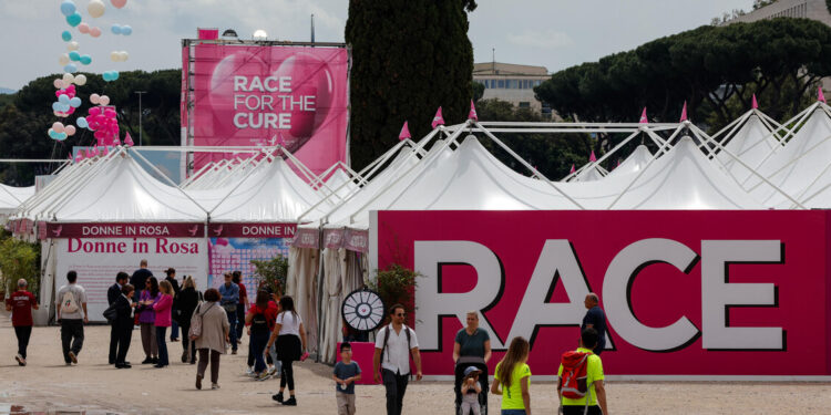 Partita la Race for the cure, in 200mila per la lotta al tumore del seno