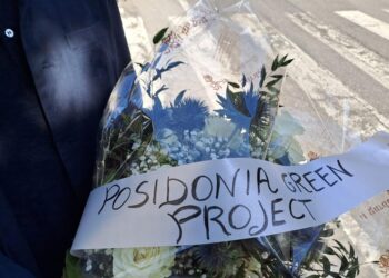 Maldive: chiesa gremita per i funerali Monica Montefalcone e della figlia Giorgia