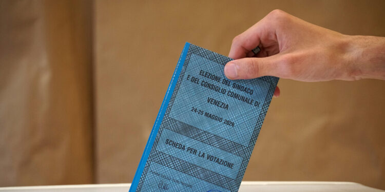 Amministrative: seggi aperti alle 7, si vota fino alle 15. Poi lo spoglio