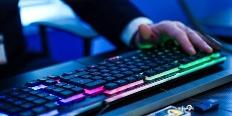Attacco hacker a infrastrutture Pa, indaga l’Antiterrorismo di Roma