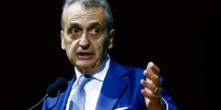 Pos-cassa, il collegamento vale 5,3 miliardi al Fisco: milioni di scontrini extra al mese