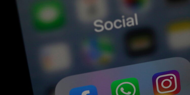 Meta lancia le versioni Plus di Facebook, Instagram e WhatsApp, personalizzazione e IA