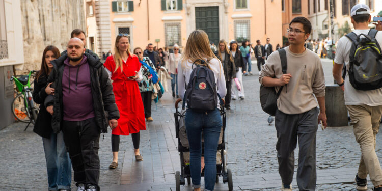 Eurispes, tra affitto e cure mediche, Italia segnata da fragilità diffusa