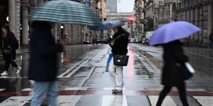 Maltempo fino a venerdì al Centro-Nord, verso weekend estivo al Sud