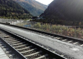 Danneggiata la linea ferroviaria del Brennero, ritardi dei treni