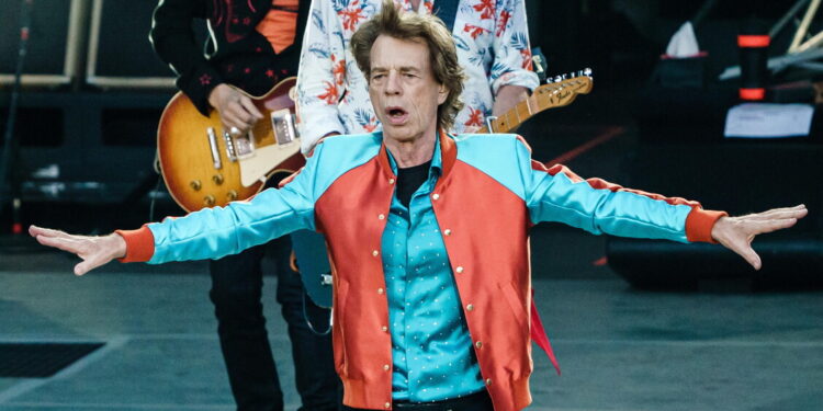 Musica è vietata, festa con Mick Jagger a Stromboli interrotta dai carabinieri
