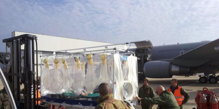 Contatto con malato Ebola, rientra in Italia dal Congo un medico