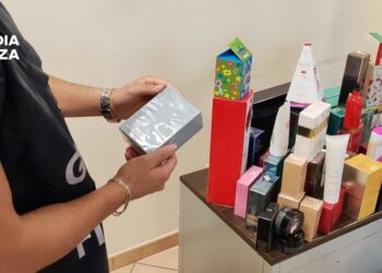 Sequestrati oltre 40mila prodotti cosmetici pericolosi, tre a giudizio