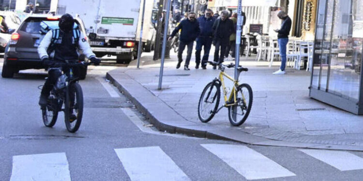 Studente accoltellato a Milano, chiesti 12 e 10 anni per due 18enni