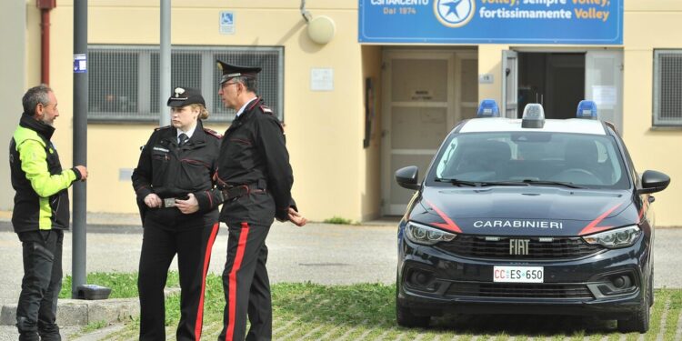 Donna scomparsa coi figli, ricerche ostacolate dal maltempo