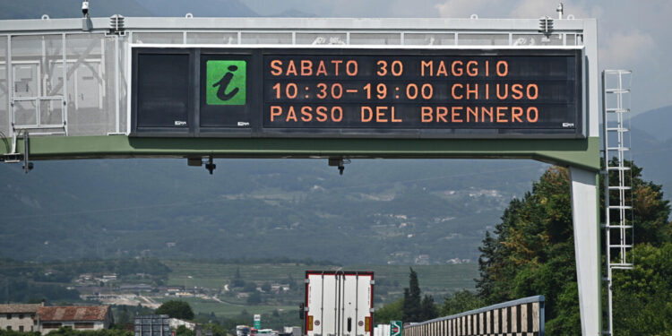 Uniontrasporti, da limitazioni traffico Brennero danni fino a 540 milioni l’anno