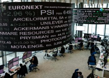 Spread Btp-Bund in calo a 74 punti base, rendimenti dei titoli italiani al 3,71%