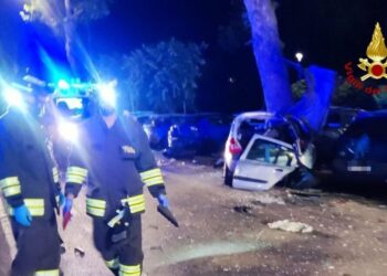 Schianto con l’auto a Forlì, due giovani morte e un’altra gravissima