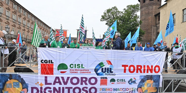Cgil Cisl Uil in piazza a Marghera per ‘il lavoro dignitoso’