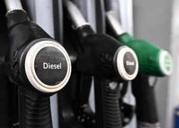 Mimit, prezzo medio self benzina a 1,968 euro al litro, gasolio a 2,037 euro