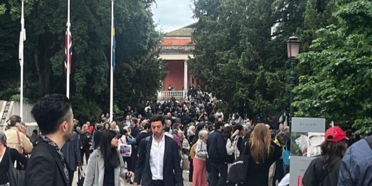 Affluenza record alla vernice della Biennale Arte