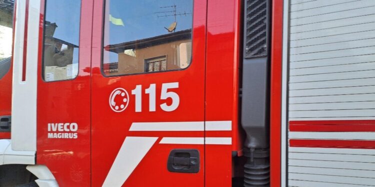 Dodicenne scomparso nel fiume Sesia dopo un tuffo, ricerche in corso