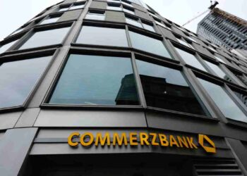 Commerzbank: risultati solidi, Piano ambizioso e altri 3.000 licenziamenti