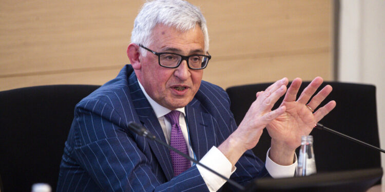 Cipollone, i benefici dell’euro digitale si vedranno nei negozi ben prima del 2029