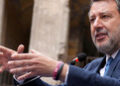 La Lega: “Revoca del soggiorno per chi delinque”. Tajani: ‘Medaglia al Valore civile per chi è intervenuto’