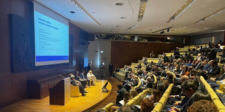 Intesa, 112 miliardi per ambiente e sociale, 30% nuovo credito