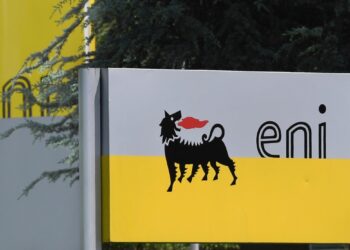 Eni entra nel mercato dei minerali critici, piano per rafforzare la Gigafactory di Brindisi