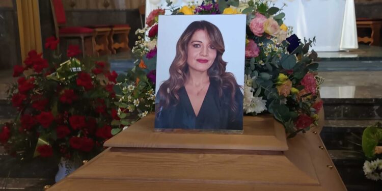Uccisa dal marito a Foggia, il vescovo ai figli ‘perdonate e amate’