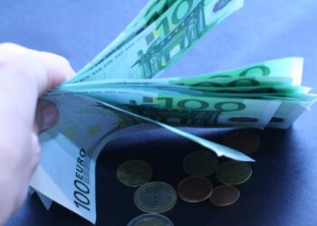 Patrimonio all’estero degli italiani, 225 miliardi di euro tra case e azioni
