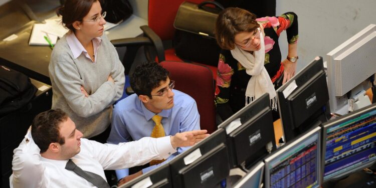 Spread Btp-Bund a 80 punti base, rendimenti dei titoli di Stato vicini al 4%