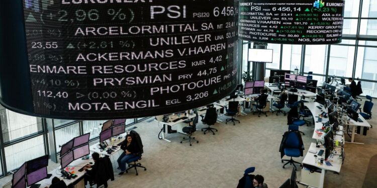 Spread Btp-Bund a 77 punti base, i rendimenti nel giorno dell’emissione