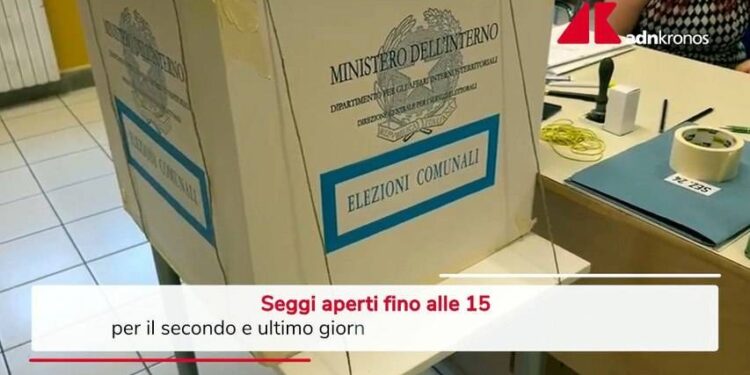 Amministrative, urne aperte fino alle 15 poi lo spoglio