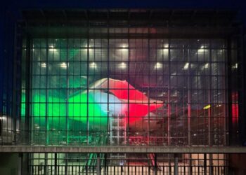 Per il 2 giugno la Nuvola all’Eur si accende con i colori della bandiera italiana