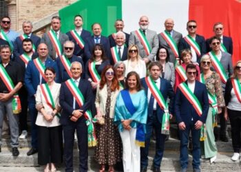 L’Anpi, alla cerimonia del 2 giugno a Rimini sindaco in camicia nera