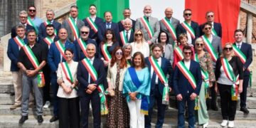 L’Anpi, alla cerimonia del 2 giugno a Rimini sindaco in camicia nera