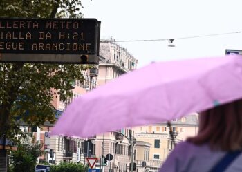Il meteo divide l’Italia, forti temporali al Nord e sole al Centro Sud