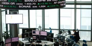 Spread Btp-Bund a 74 punti base, rendimenti dei titoli di Stato in aumento al 3,74%