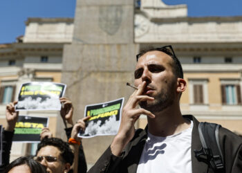 Blengino (Radicali), domani fumeremo cannabis violando la legge
